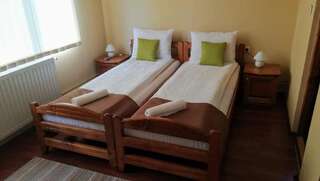 Отели типа «постель и завтрак» Levi Panzio Прайд Стандартный двухместный номер с 2 отдельными кроватями-6